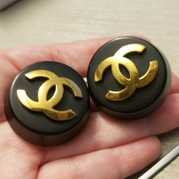 Chanel Vintage LARGE Interlocking CC Black and Gold Clip-On Earrings - Picture 1 of 16